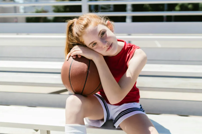 Meisje met basketbal